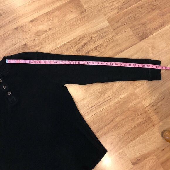 True Craft Lived-In Tee—size Large black men’s long sleeved shirt - Picture 9 of 9